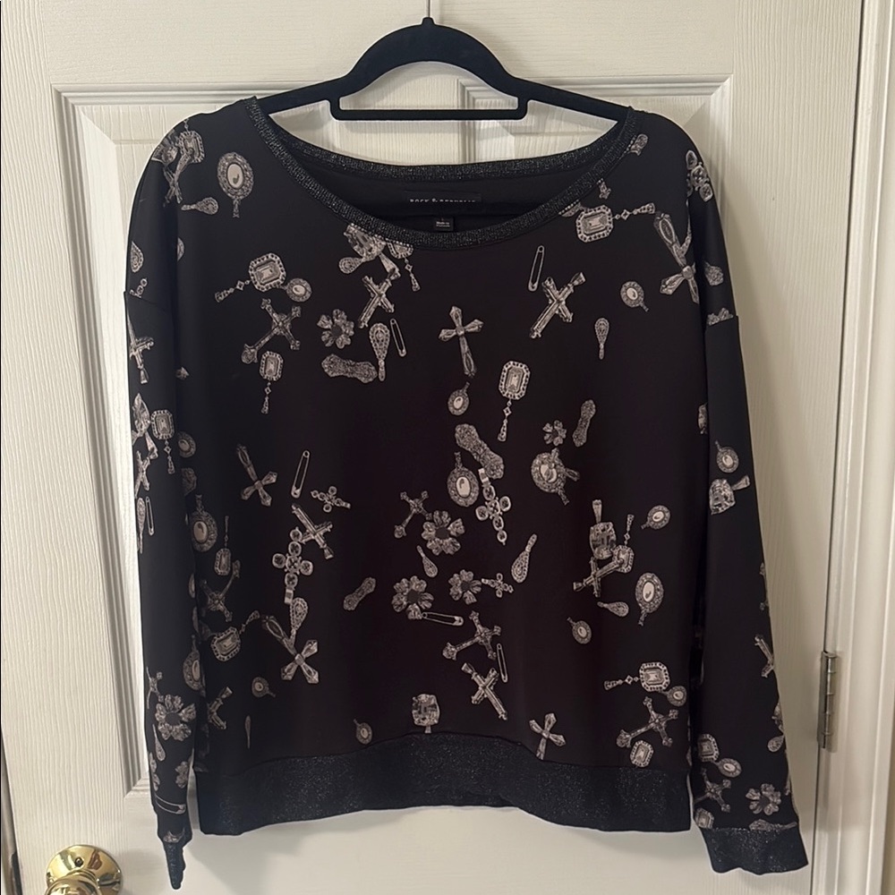 Rock & Republic Black and White Graphic Top
